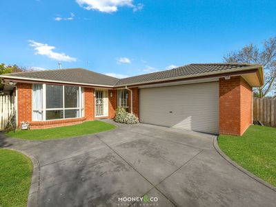 8 Artists Crescent, Narre Warren South