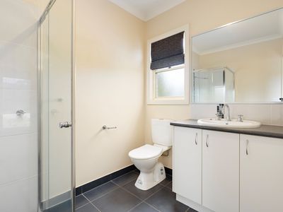 12 MCEVOY LANE, Yackandandah