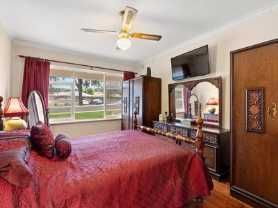 56 Silkes Road, Paradise