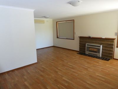 4 Johnston Avenue, Newcomb