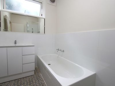 1 / 6 John Street, Elwood