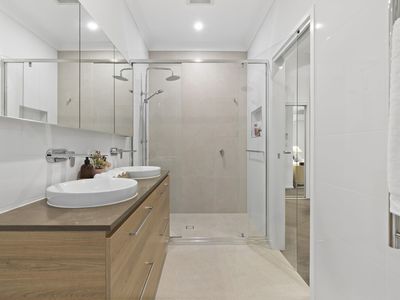 77 Mossvale Drive, Wakerley