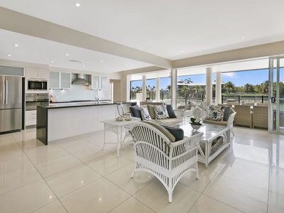 165 Monaco Street, Broadbeach Waters