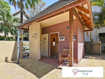 1726 / 2-10 Greenslopes Street, Cairns North