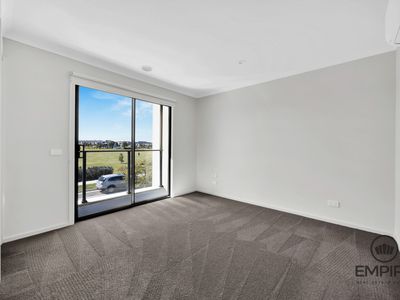 19 Stonefox Circuit, Clyde North