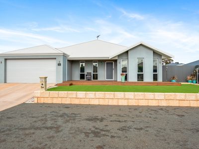 1 / 34 Smythe Drive, Broadwood