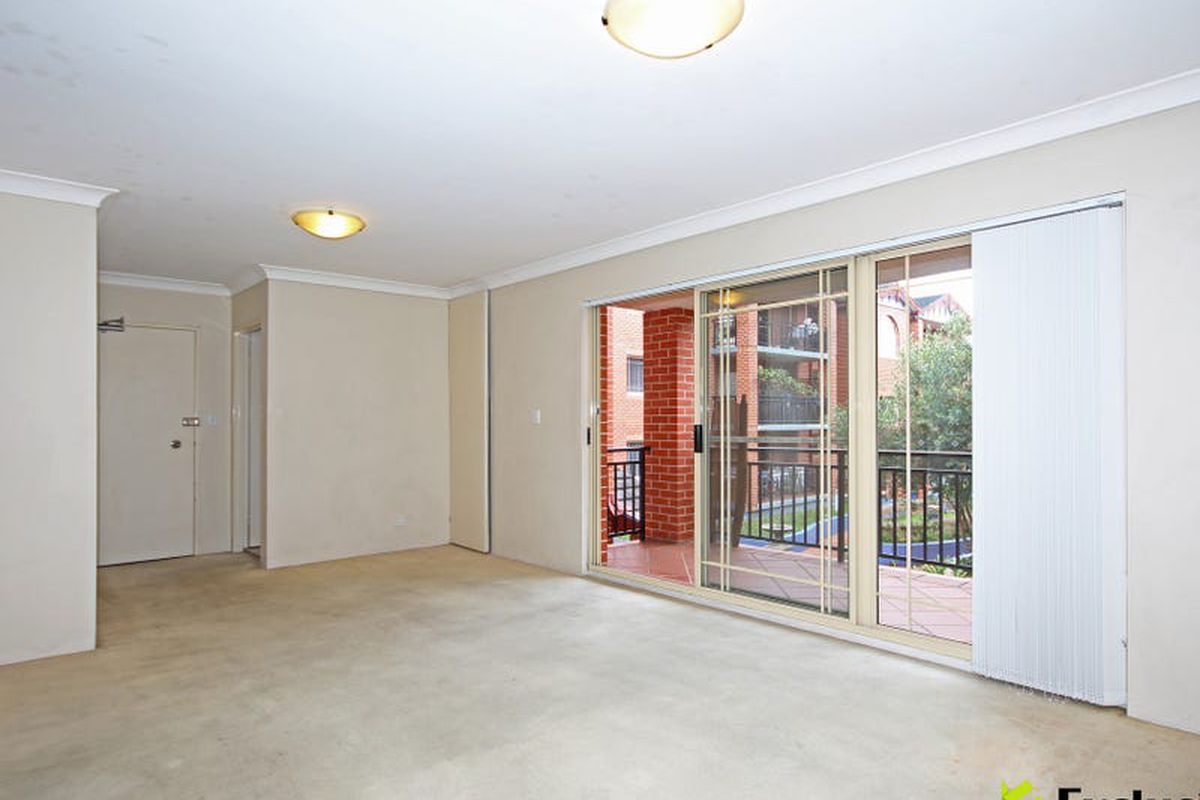 15 / 8-12 Hornsey Road, Homebush West