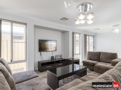 18 Packer Rise, Hammond Park