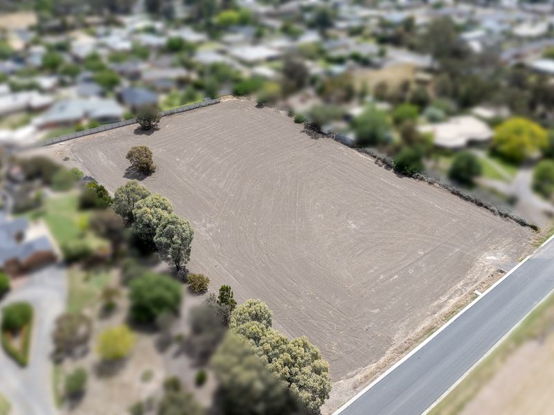 73 Peppertree Lane, Horsham