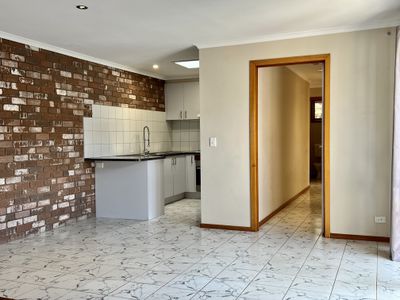 1 / 102 Black Forest Road, Wyndham Vale