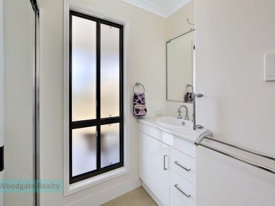 4 Cassia Ct, Woodgate