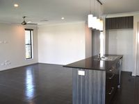 24 Walker Circuit, Undullah