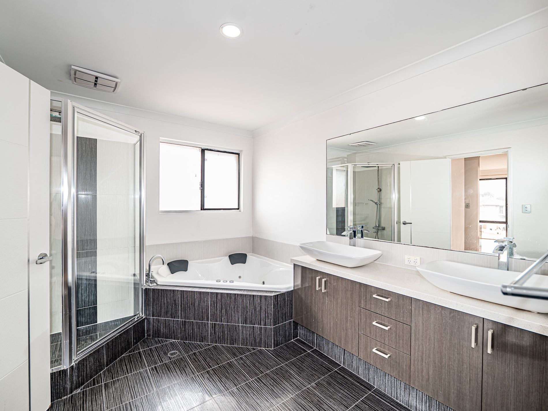 2 Jesmond Lane, Success