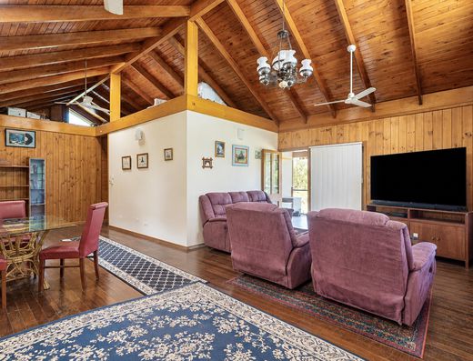 Enter Acreage Freedom with Exceptional Multi-Generational Versatility image 10