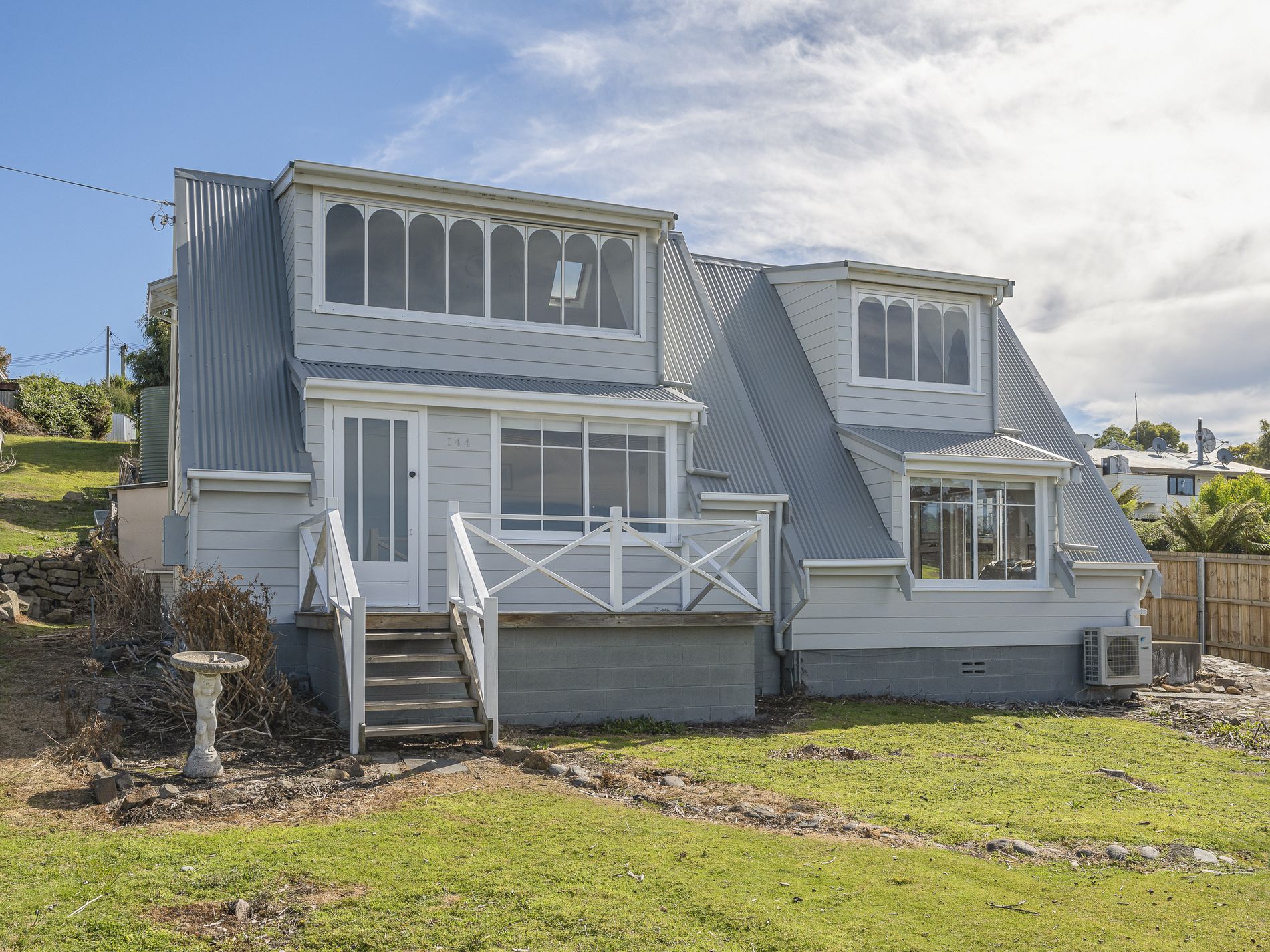 144 Kingfish Beach Road, Southport