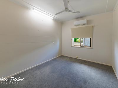 24 Douglas Street, West Mackay