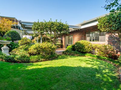 406 CARLMA CRESCENT, Lavington