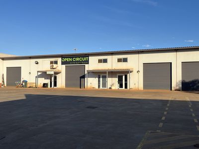 2 / 37 Steel Loop, Wedgefield