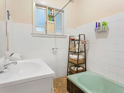 5 Gardeners Crescent, Shellharbour