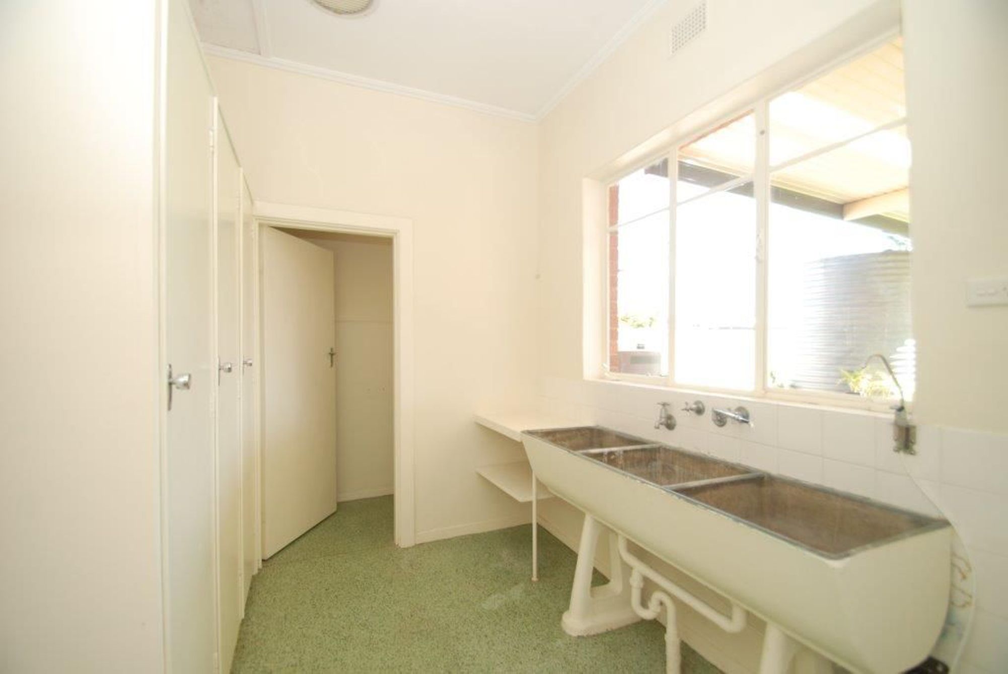 12 Kintore Avenue, Kilburn