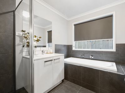 30 Moorgate Road, Clyde North