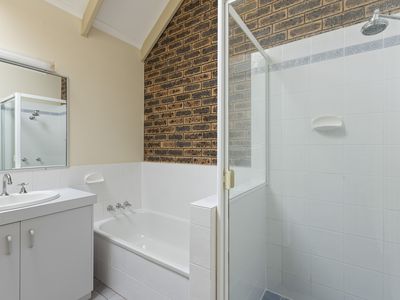 8/367 Margaret Street, Newtown