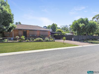 12 Redleaf Close, Heathcote