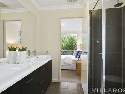 6 Kombi Road, Leopold