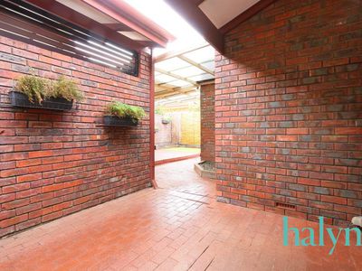 2 / 34 Henley Street, Como