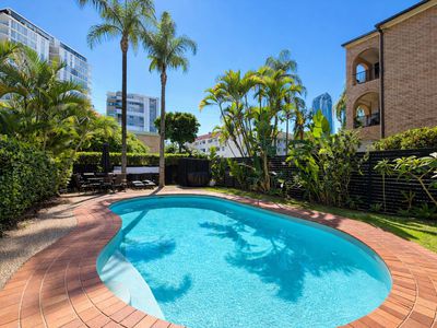 8 / 26 Genoa Street, Surfers Paradise