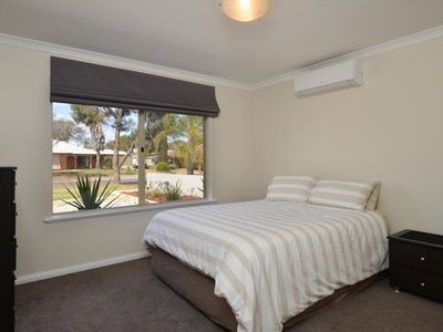 4B Nepean Grove, Hannans