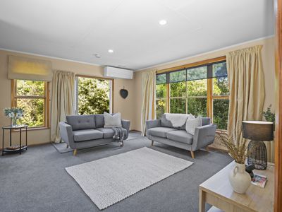 5C Janet Frame Way, Whitemans Valley
