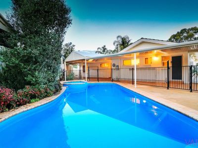 68 Mahogany Avenue, Highbury