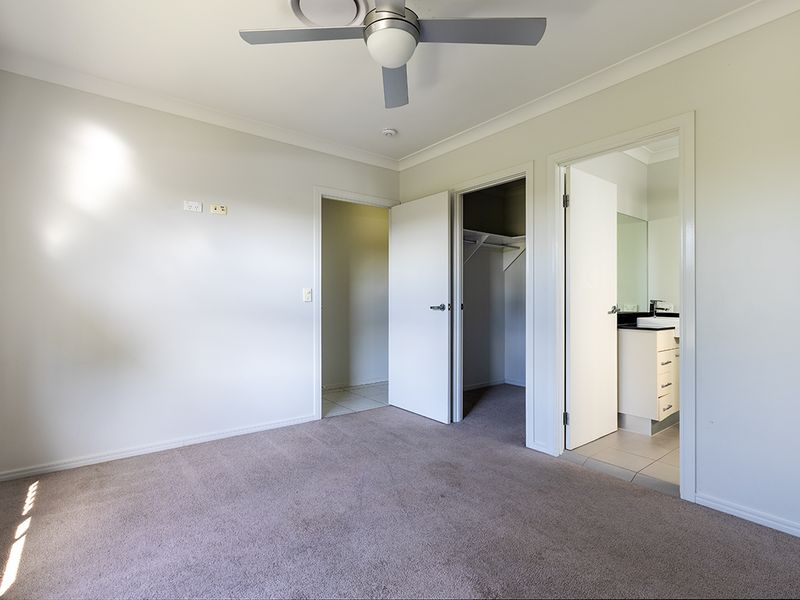 25 Travertine Avenue, Logan Reserve