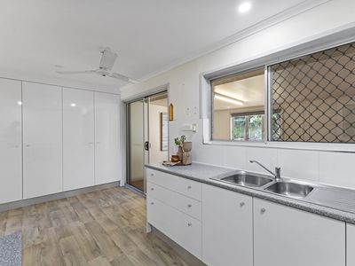 10 Dorunda Avenue, Beachmere