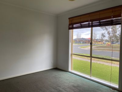 2 Sahara Way , Truganina