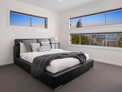 49 Harbourvue Court, Helensvale