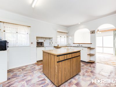18 Edinburgh Road, Edenhope