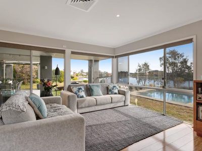 9 Sanctuary Close, Tea Gardens