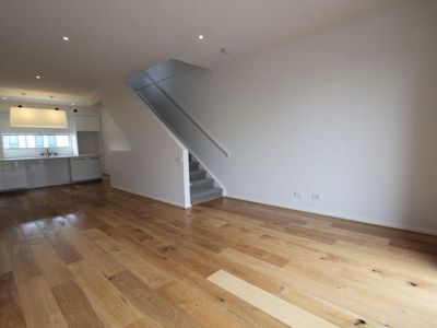 76 Central Park Walk, Cheltenham