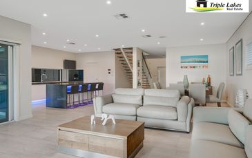 12 Gordon Avenue, Summerland Point