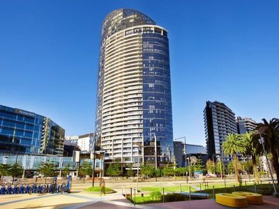 1810 / 100 Harbour Esplanade, Docklands