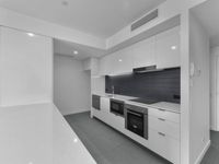 602 / 10 Trinity Street, Fortitude Valley