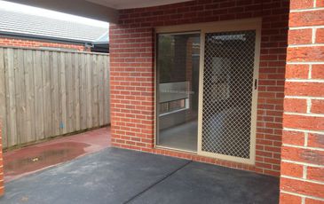 32 Cranbrook Circuit, Officer
