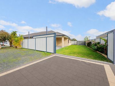 15 Medinah Street, Meadow Springs