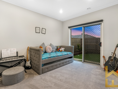 13 Tangerine Road, Manor Lakes