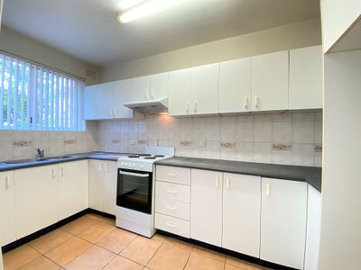 14/30 Queens Road, Westmead