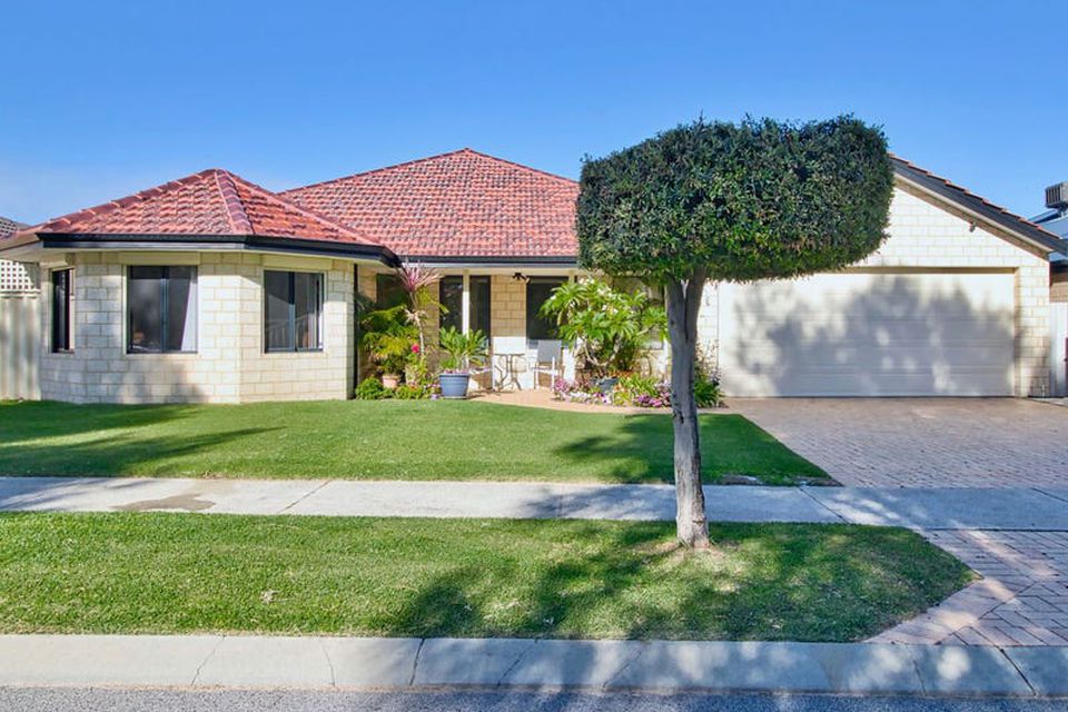17 Amity Circuit , Shoalwater
