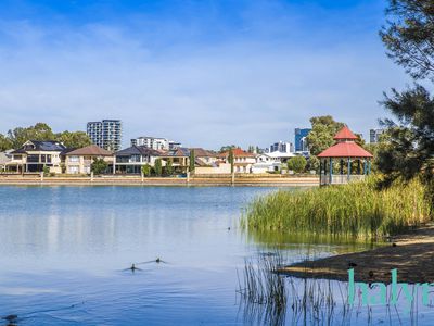 6 Hinkler Loop, Maylands