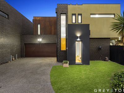 5 / 5-6 Chelsworth Place, Caroline Springs